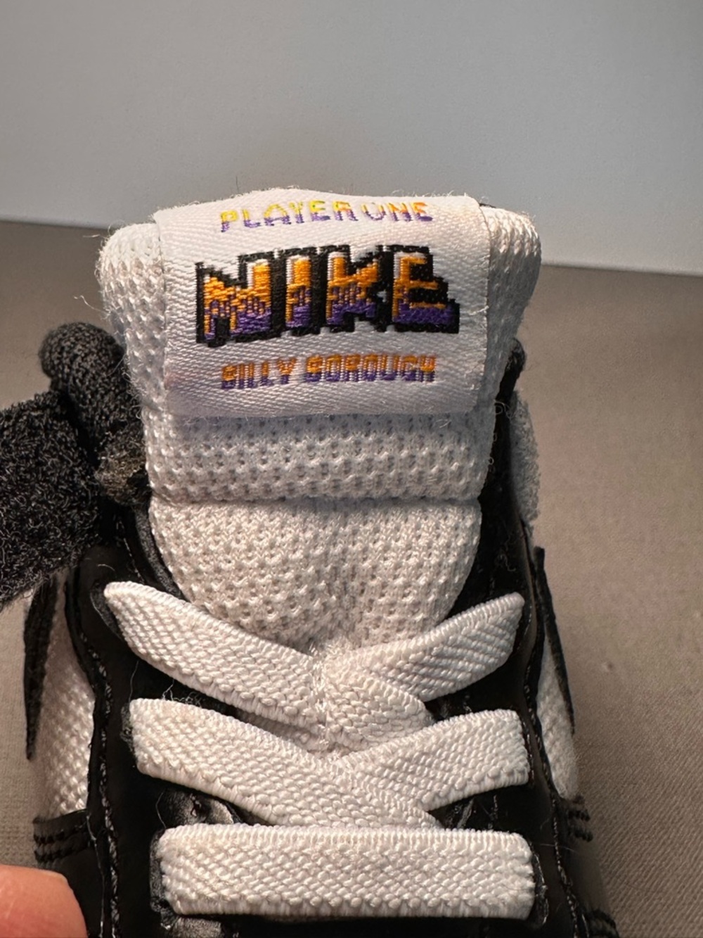 4.5c Nike Billy Borough Kids Black and White Low-Top Hook-and-Loop Sneakers - Picture 6 of 9